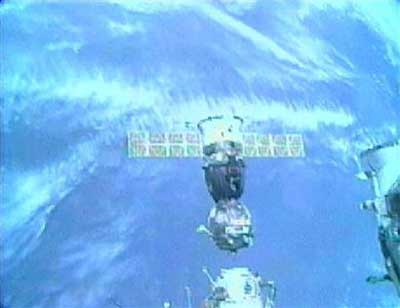 Sojuz TMA-6 dotarł do ISS