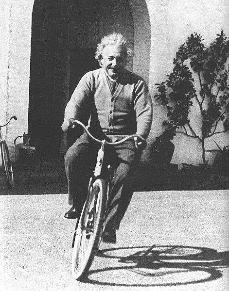 100 lat E=mc2