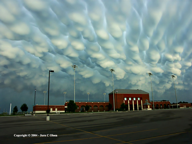 Chmury mammatus