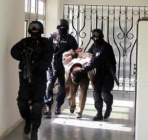 Antyterroryści na ulicach Warszawy