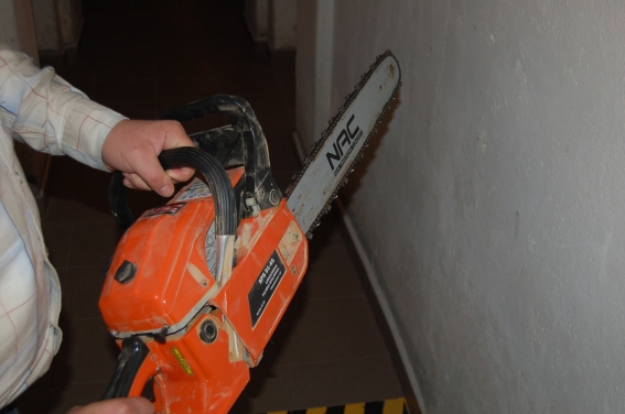 Masakra piłą mechaniczną - sędzia wypuścił niedoszłego sprawcę