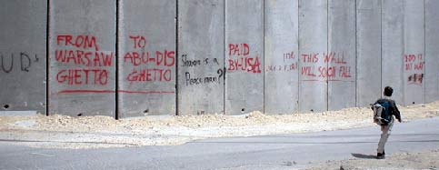 From Warsaw Ghetto - napisy na murze