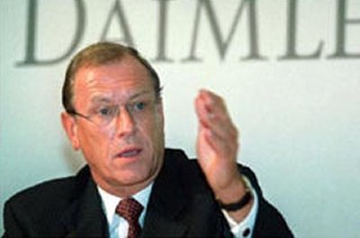 Skradziono zbrojonego Mercedesa