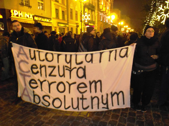 "Rżnij swym modemem w bruk ulicy!"
