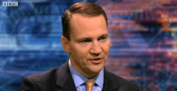 Radosław Sikorski w BBC twierdzi, że mieliśmy referendum w sprawie EURO!