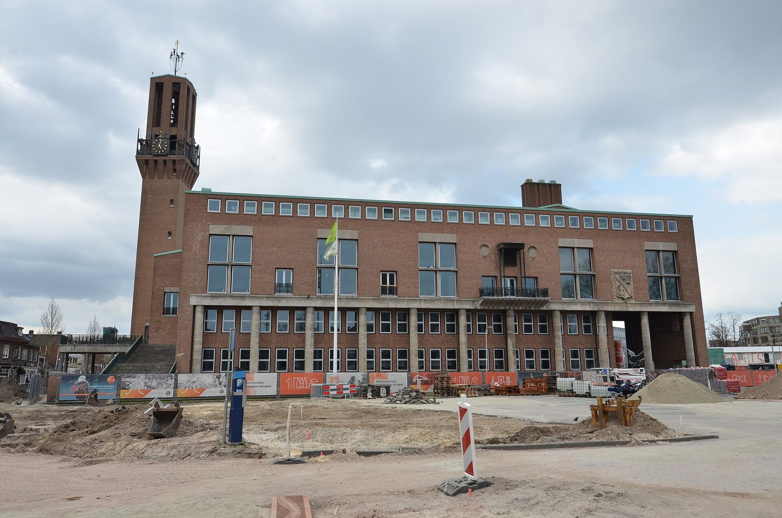 Ratusz w Hengelo w prowincji Overijssel, 2019 r. Fot. Steven Lek / Wikimedia Commons, CC BY-SA 4.0